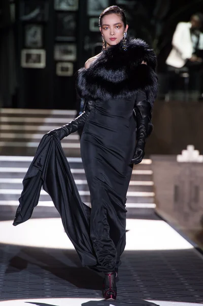 Look 28